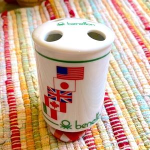 Vintage United Colors of Benetton Toothbrush or Pen Holder with 5 Flags